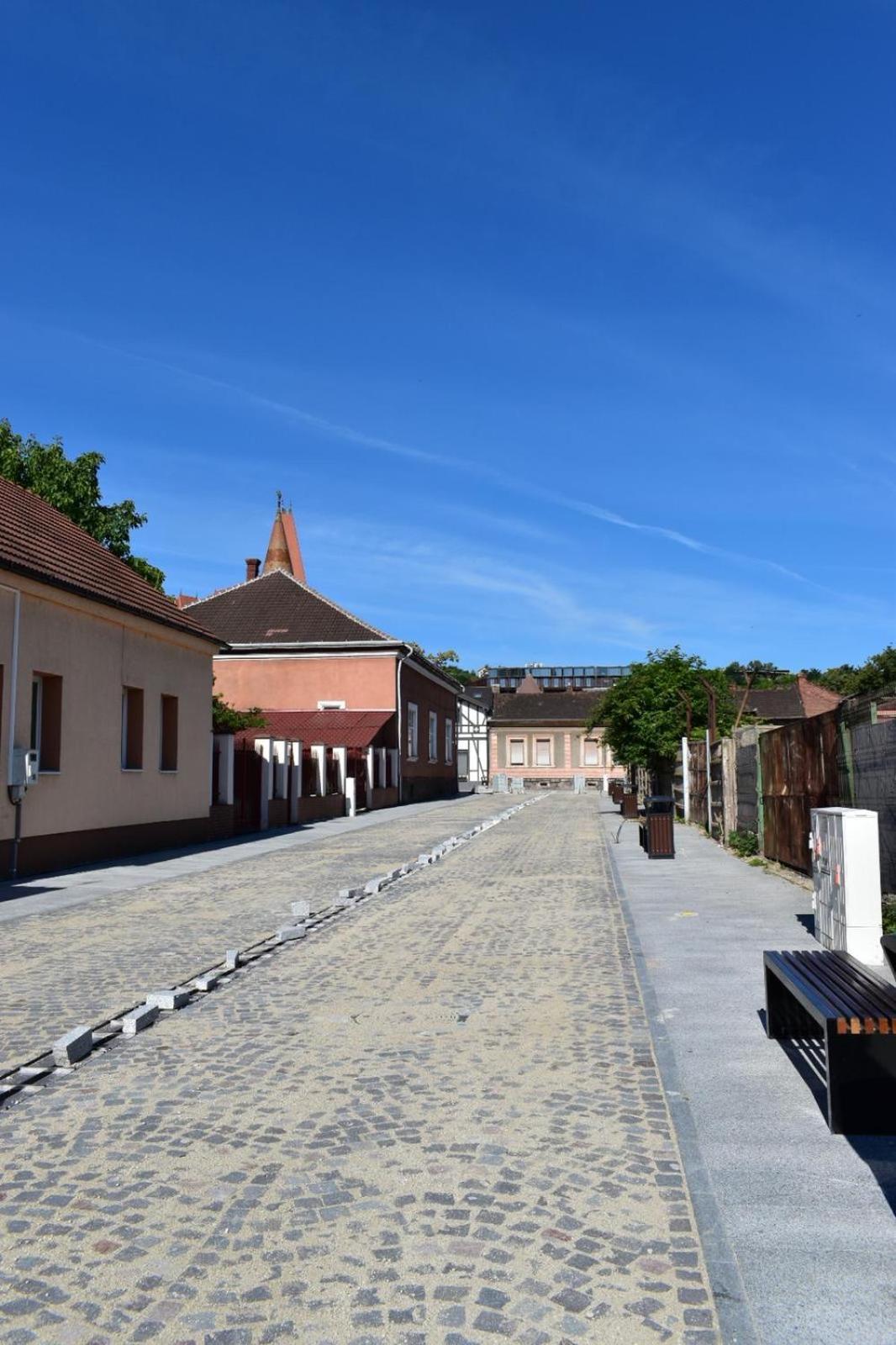 Transilvania Rent Хунедоара Экстерьер фото